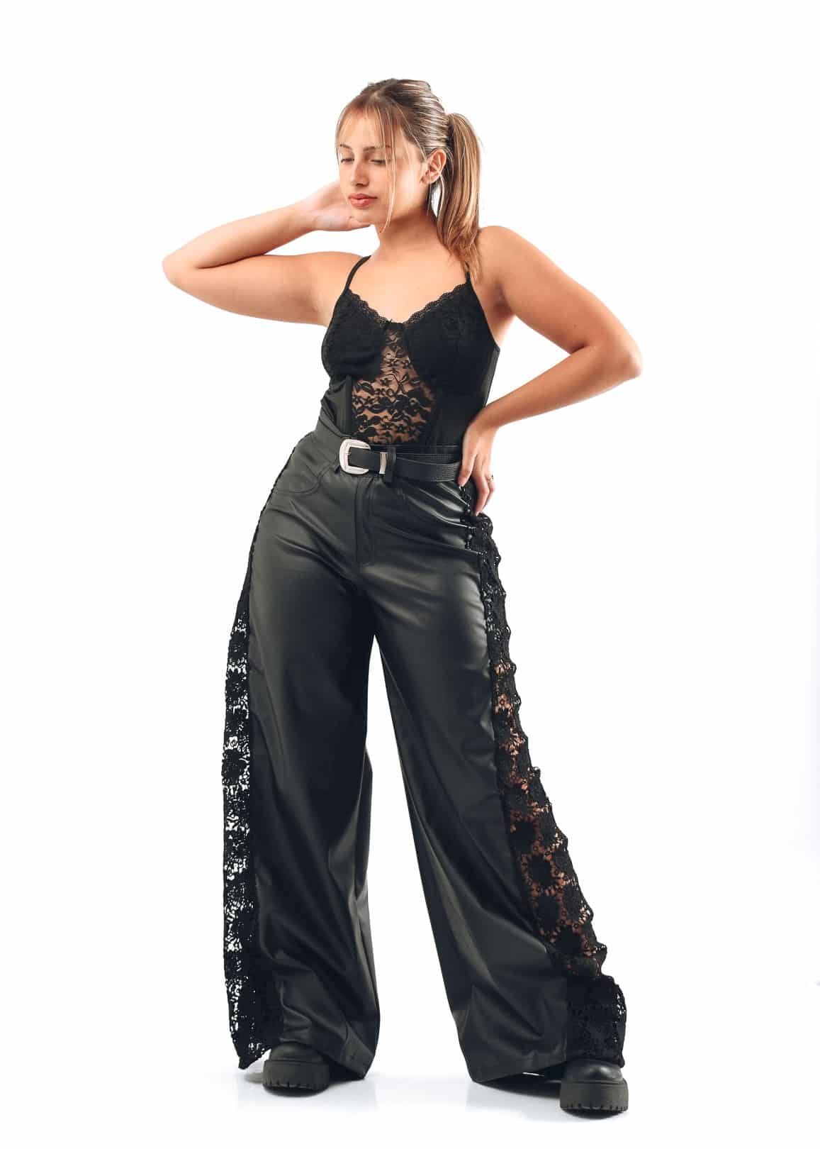 6516 Pantalón Engomado con Encaje