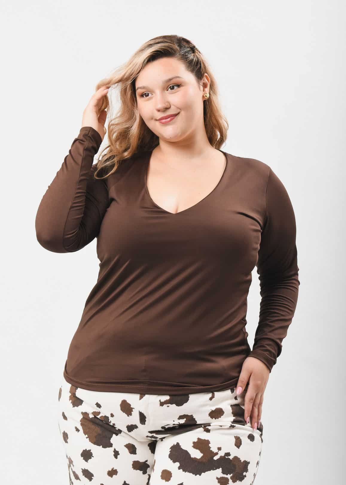 1569 Remera escote en V de Lycra