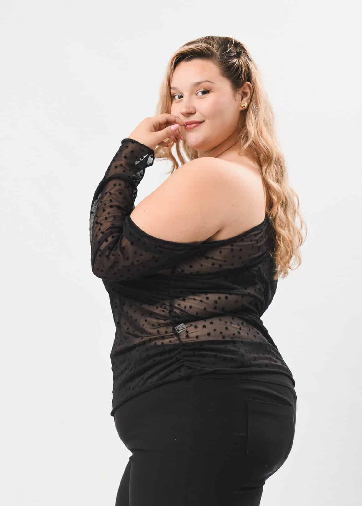 1575 Remera de Mesh con Hombro descubierto